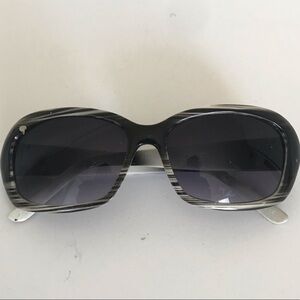 Liz Claiborne Black and White Striped Sunglasses 🔴